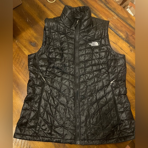 The North Face Jackets & Blazers - The North Face • Black Vest